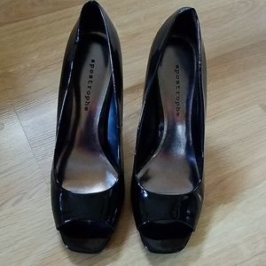 Apostrophe Womans Black Patent Leather Heel
